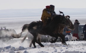 Сүхбаатар аймгийн аварга хүлэг шалгаруулах уралдаан азарга