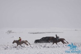 “Дүнжингаравын хурд -2011” уралдааны эргэн тойронд…