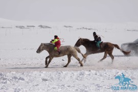 “Дүнжингаравын хурд -2011” уралдааны эргэн тойронд…