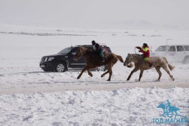 “Дүнжингаравын хурд -2011” уралдааны эргэн тойронд…