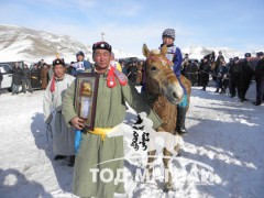 Очирваанийн уламжлалт уралдааны шилдгүүд