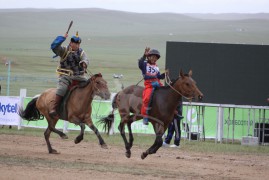 айргийн дөрөвт хурдалсан Сэлэнгэ аймгийн Баруунбүрэн сумын уугуул Данзандоржийн Одхүүгийн хээр