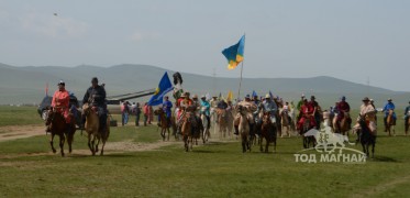 Морин парадыг чимсэн “Дэлтэй цэнхэр”-ийнхэн