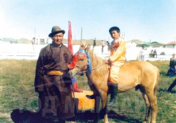 Айргийн дөрөвт хурдалсан аймгийн Алдарт уяач Н.Төгсжаргалын хонгор даага