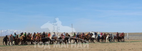 Гараанаас гарч буй нь