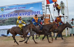 Зүүн бүсийн уралдаанд эхний тавд хурдалсан хурдан азарганууд