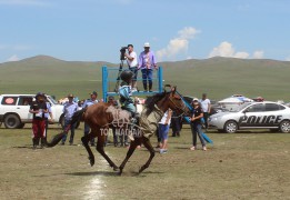 Айргийн дөрөв- Э.Хангалын хээр