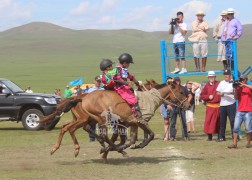 Айргийн гурав-Д.Гантөмөрийн хээр, айргийн дөрөв-М.Энхтайваны зээрд