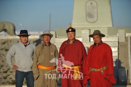 Б.Энхтөр: Мал дагавал ам тосодно гэж өвгөчүүлийн сургаалыг жинхэнэ утгаар нь мэдэрч байгаа хүн дээ, би