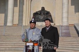 Хэнтий аймгийн улсын шилдэг уяач Б.Бат-Өлзий: Унаган үрээгээ зүүн бүсийн уралдаанд айрагдуулсан