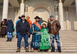 Говь-Алтай аймгийн улсын шилдэг уяач Д.Шаравнямбуу: Хязаалан үрээ маань өнөө жил долоон удаа түрүүлж, айрагдсан