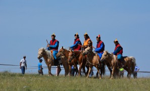 Баруун бүсэд 84 сум, дүүргийн 1300-гаад хурдан хүлэг шандас шалгажээ