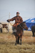 Аймгийн Алдарт уяач Д.Сүмбэнбаатар: Ойрмогоос их насны морьд маань хурдлах янзтай горьдлого төрүүлээд байгаа