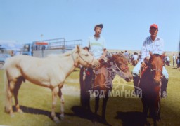 АЙМГИЙН АЛДАРТ УЯАЧ Б.ГАНТӨМӨР: САЙН МОРИЙГ ЗАРАХ БОЛ ӨДӨР СУДАР ХАРЖ, ЗӨВ ТИЙШ НЬ ӨГМӨӨР ЮМ БАЙНА ЛЭЭ