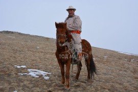 СУМЫН АЛДАРТ УЯАЧ Д.ГАНБОЛД: “ЭЗЭН ХИЧЭЭВЭЛ ЗАЯА ХИЧЭЭНЭ” ГЭДЭГ ДЭЭ. МАЛЫН БУЯНД САЙХАН АМЬДАРЧ БАЙНА