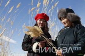 Борцгор хотонтой хамт ирсэн “Мөнгөлөг шагшуурга” наадам