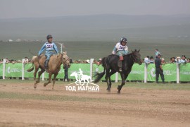 Хурдан соёолонгийн барианд орж буй зураг