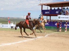 Уралдаанч Г.Мөнх-Оргил: Хамт уралдаад би түрүүлж, дүү хойгуур орох шиг боллоо